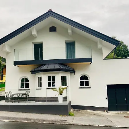 Townville Chalet's アパート フラッハウ